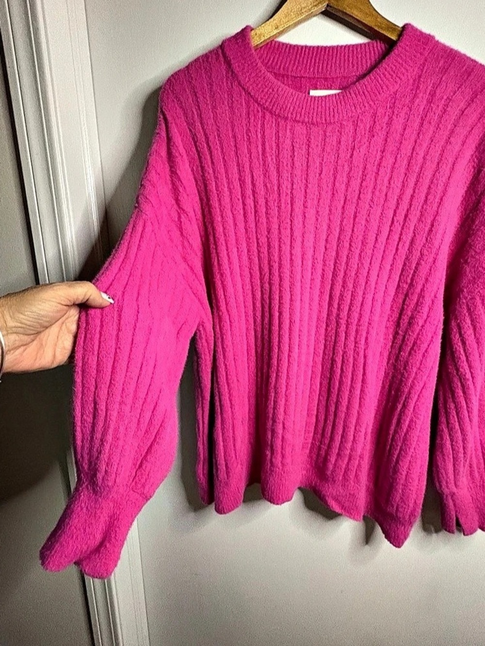 Aerie Sz M Oversized Fuzzy Ribbed Crew Neck Sweater Pink Comfy Soft Baggy Barbie